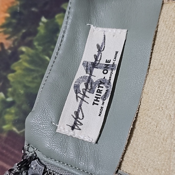 We The Free Faux Leather Green Flare Pants Size 31 - Picture 5 of 8